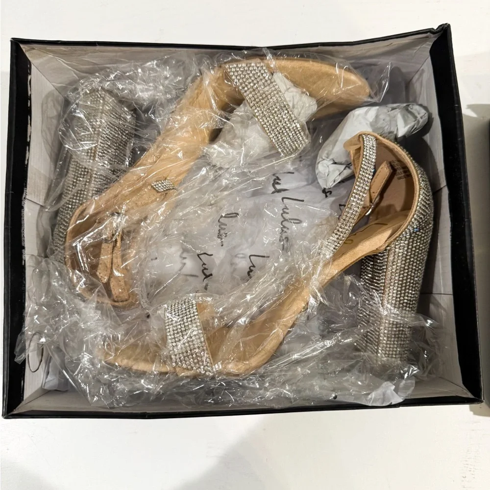 NEW Taylor Faux Suede and Rhinestone Ankle Strap Heels Sz: 6.5 nude - Picture 4 of 5